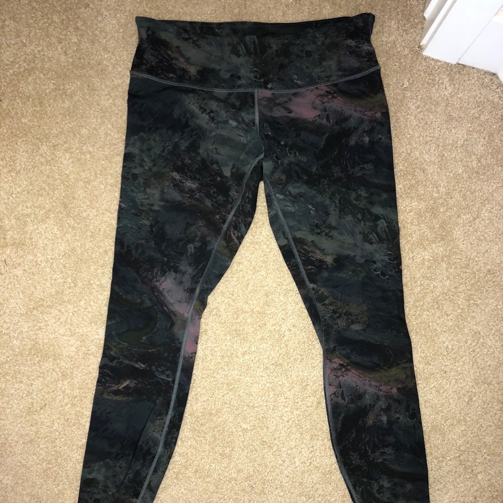 Pattern lululemon leggings size 8